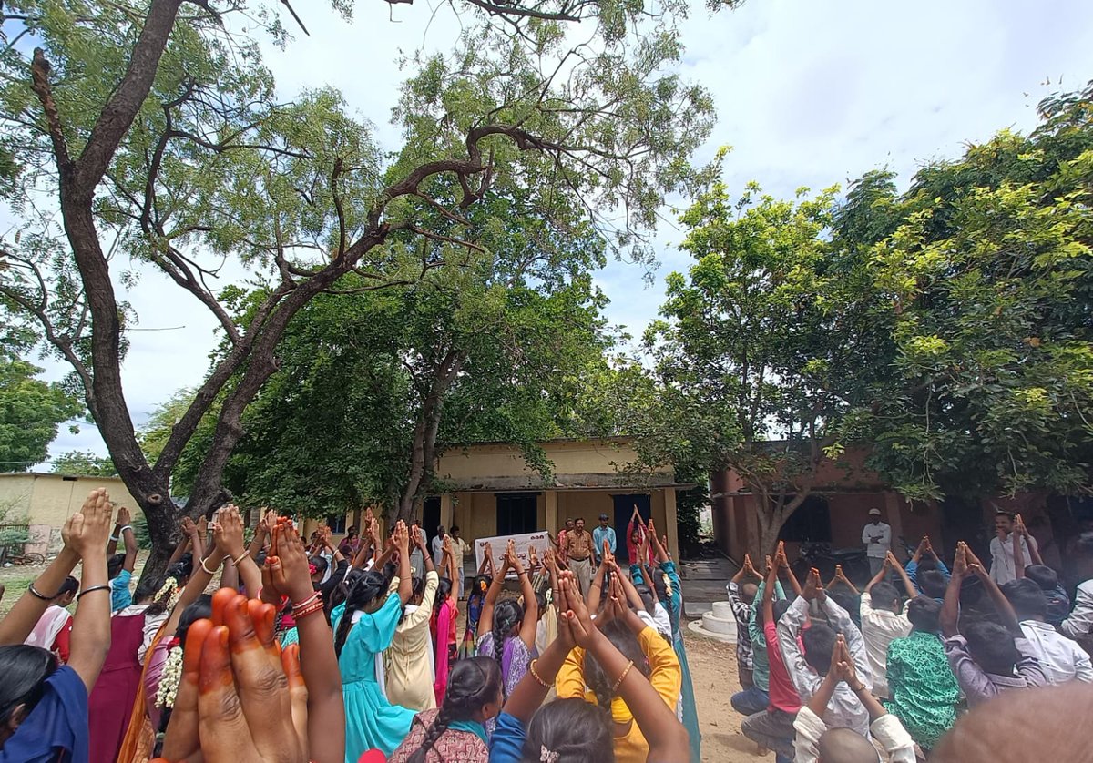 District Collector, YSR District, Kadapa (@collectorkadapa) on Twitter photo యోగాంధ్ర కార్యక్రమంలో భాగంగా జమ్మలమడుగు మండలం దేవగుడి గ్రామంలో నిర్వహించిన మాక్ డ్రిల్.
<a href="/PMOIndia/">PMO India</a>
<a href="/narendramodi/">Narendra Modi</a>
<a href="/AndhraPradeshCM/">CMO Andhra Pradesh</a>
<a href="/ncbn/">N Chandrababu Naidu</a> <a href="/naralokesh/">Lokesh Nara</a> <a href="/moayush/">Ministry of Ayush</a> <a href="/MoHFW_INDIA/">Ministry of Health</a> <a href="/PIB_India/">PIB India</a>
<a href="/kadapasmartcity/">Kadapa smart city</a>
#CollectorKadapa #Yogandhra2025 #KadapaUpdates #Jammalamadugu #YsrKadapaDistrict యోగాంధ్ర కార్యక్రమంలో భాగంగా జమ్మలమడుగు మండలం దేవగుడి గ్రామంలో నిర్వహించిన మాక్ డ్రిల్.
<a href="/PMOIndia/">PMO India</a>
<a href="/narendramodi/">Narendra Modi</a>
<a href="/AndhraPradeshCM/">CMO Andhra Pradesh</a>
<a href="/ncbn/">N Chandrababu Naidu</a> <a href="/naralokesh/">Lokesh Nara</a> <a href="/moayush/">Ministry of Ayush</a> <a href="/MoHFW_INDIA/">Ministry of Health</a> <a href="/PIB_India/">PIB India</a>
<a href="/kadapasmartcity/">Kadapa smart city</a>
#CollectorKadapa #Yogandhra2025 #KadapaUpdates #Jammalamadugu #YsrKadapaDistrict
