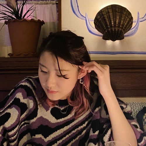 Congratulations to Yvette Chan, who has won the Bloomsbury Fiction Mentorship for 2024-25! 

Chan won for her novella Sweet-lipped, a tale of son preference, filial piety and patriarchy inspired by Chinese mythology. 

🔗 bloomsbury.com/uk/connect/lat…