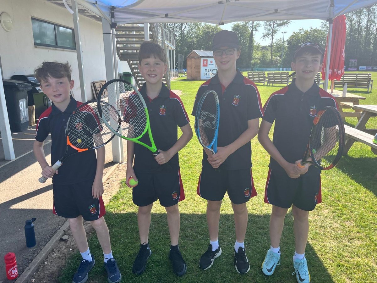 Tennis

Well done to the minor boys tennis team who played in the final yesterday at CIYMS 🔵⚪️👏
