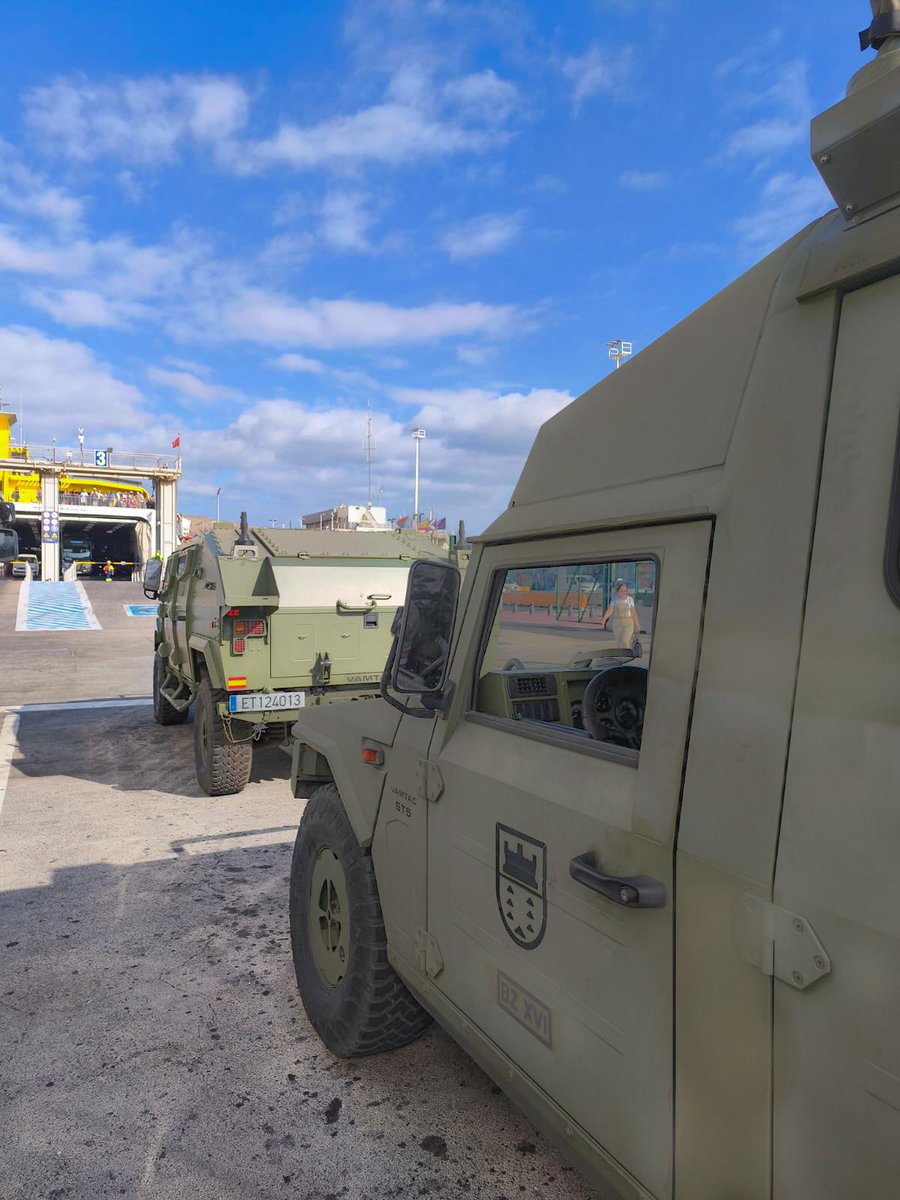 EMADmde's tweet photo. Misión de Presencia Vigilancia y Disuasión #OpsPVD en el archipiélago canario. Unidades pertenecientes al GT “Canarias” han estado desplegadas en las ocho islas para mejorar el conocimiento del entorno y contribuir a la protección integral del territorio #MOPS @MCANA_ET https://t.co/4aIDelHaxV