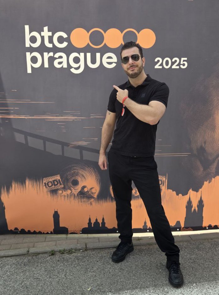Blocktrainer (@blocktrainer) on Twitter photo 🇨🇿😎
<a href="/RomanReher/">Roman Reher</a> ist auf der <a href="/BTCPrague/">BTC Prague</a> und hält heute um 14:30 Uhr seinen Vortrag auf der MAIN Stage! 🔥 🇨🇿😎
<a href="/RomanReher/">Roman Reher</a> ist auf der <a href="/BTCPrague/">BTC Prague</a> und hält heute um 14:30 Uhr seinen Vortrag auf der MAIN Stage! 🔥