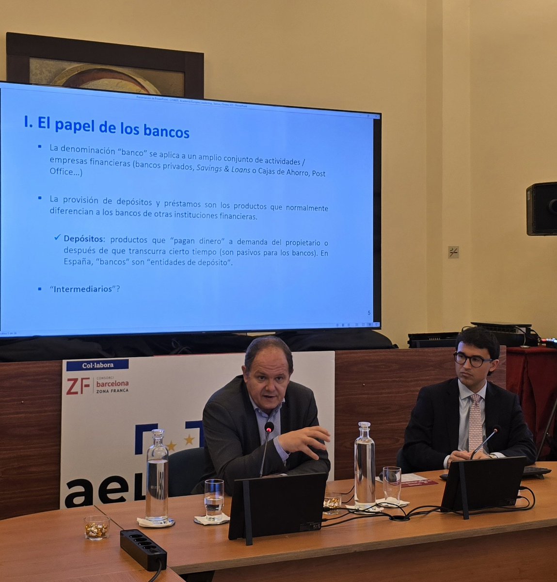 AELeadership (@aeleadership_eu) on Twitter photo David Vegara, Conseller Executiu del <a href="/BancoSabadell/">Banco Sabadell</a>, explica als i a les alumnes d'#AEL el sistema financer, el funcionament de la #banca.
Programa de #lideratge per a l'#Europa del Segle XXI.
#economia #finances David Vegara, Conseller Executiu del <a href="/BancoSabadell/">Banco Sabadell</a>, explica als i a les alumnes d'#AEL el sistema financer, el funcionament de la #banca.
Programa de #lideratge per a l'#Europa del Segle XXI.
#economia #finances