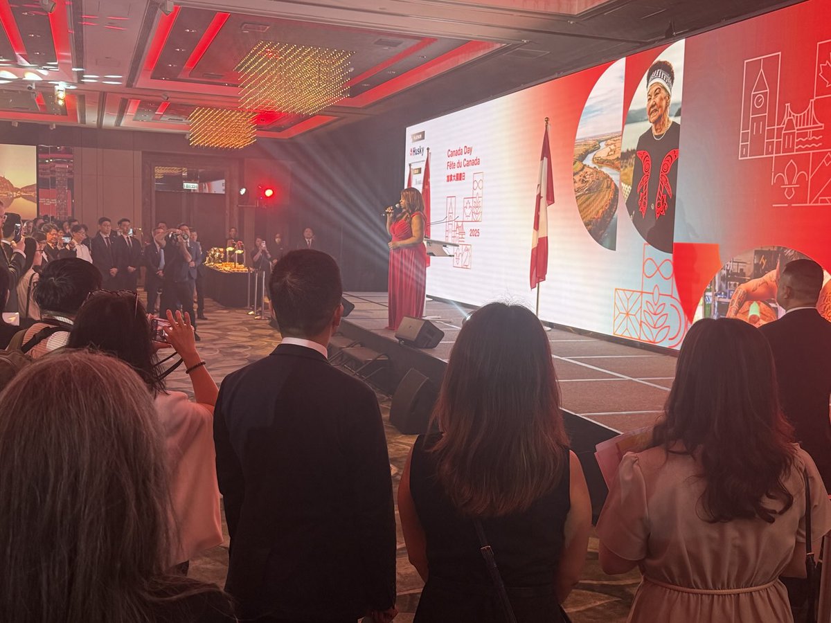 wangxiangweihk's tweet image. Today, I attended the Canada Day reception hosted by CG Charles Reeves. Two consulate staff performed the Chinese and Canadian national anthems live. I have known my birthday coincides with CCP and Hong Kong SAR, but was delighted to know I also share my birthday with Canada.