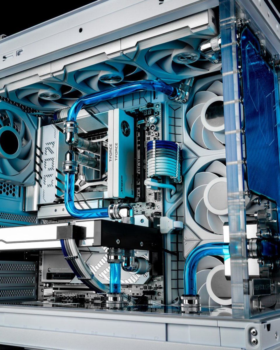 Can never get enough of clean <a href="/upsnef1/">Snef Computer Design</a> builds 😍