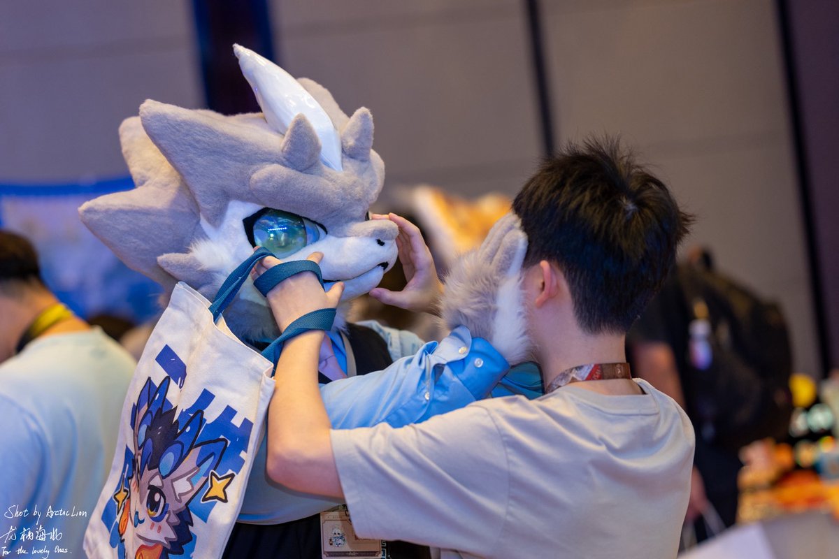 技量值够了，触发反击判定。
Counter
📷：@龙栖海北 
#FursuitFriday