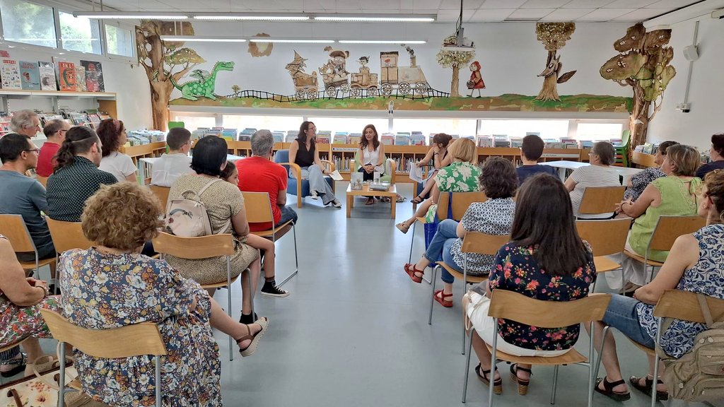 Ahir, molts lectors de #Ripollet van gaudir de la trobada literària amb l’autora <a href="/TaniaJuste/">Tània Juste</a>. Vam celebrar la cloenda dels #clubsdelectura de la Biblioteca Municipal. Amb la col·laboració de l’Institució de les Lletres Catalanes <a href="/lletres/">Lletres catalanes</a>.
