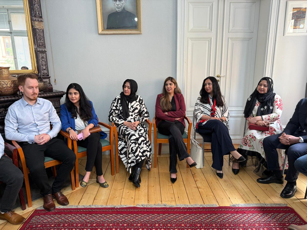 Pakistan Embassy Sweden (@pakinsweden) on Twitter photo The @pakinsweden organised fika event for 🇵🇰 origin IT professionals in 🇸🇪 . Exchange of views on IT, experiences, market dynamics, demands & opportunities 4 talent from 🇵🇰 was held.
<a href="/ForeignOfficePk/">Ministry of Foreign Affairs - Pakistan</a> <a href="/tdap_official/">Trade Development Authority of Pakistan (TDAP)</a> <a href="/mincompk/">Ministry of Commerce (MOC)</a> The @pakinsweden organised fika event for 🇵🇰 origin IT professionals in 🇸🇪 . Exchange of views on IT, experiences, market dynamics, demands & opportunities 4 talent from 🇵🇰 was held.
<a href="/ForeignOfficePk/">Ministry of Foreign Affairs - Pakistan</a> <a href="/tdap_official/">Trade Development Authority of Pakistan (TDAP)</a> <a href="/mincompk/">Ministry of Commerce (MOC)</a>