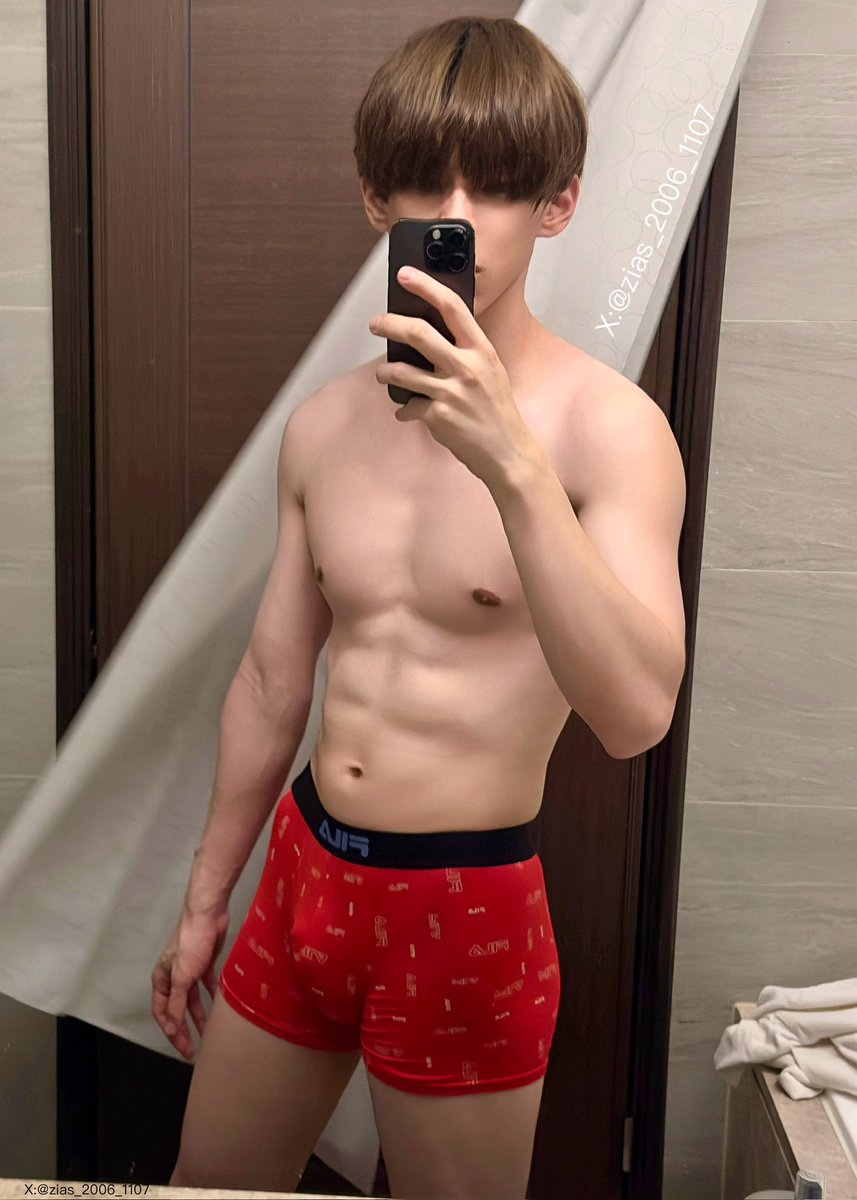 當我男朋友就可以讓你每天摸到爽
Be my boyfriend you can touch every inch you want😈