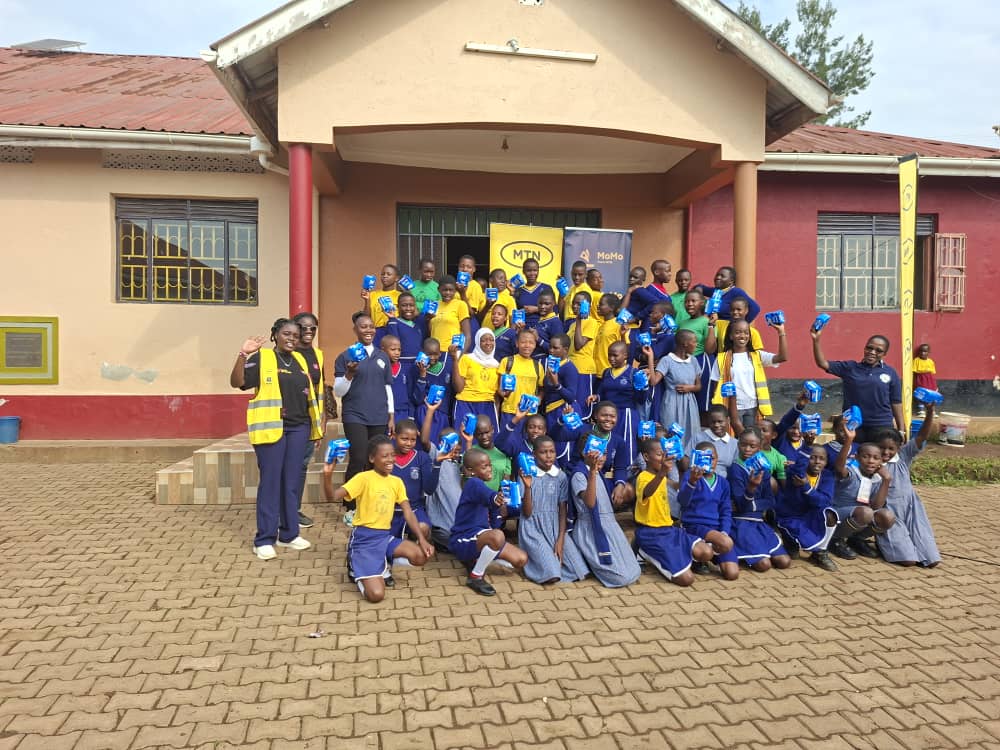 MUBS_Entreship's tweet photo. 📍Kabarole District

We are joining @mtnug in the #21DaysofYelloCare initiative!
We’re giving back by supporting teachers &amp; children at Queen Mother Best Primary School. 💛

Together, we impact lives.
#MUBSEIIC https://t.co/KMbrbrVSHx