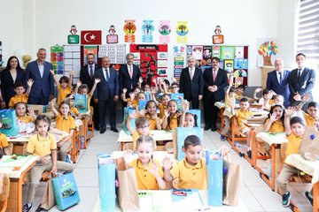 Halk Oyunu Gösterisi