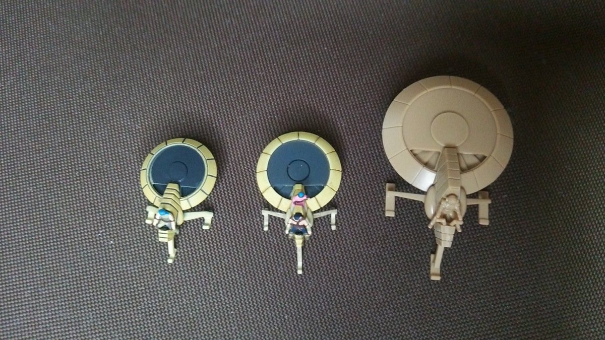 おまとめで一緒だったビグザムを台座に超合金魂版&amp;HGブラッカリィ
過剰にモッサリ感消してないとことかHG名キットだ
ただホバギーは左からミニプラ、金魂、HGと…並べると悩ましい
#プラモデルライフ
#おもちゃライフ