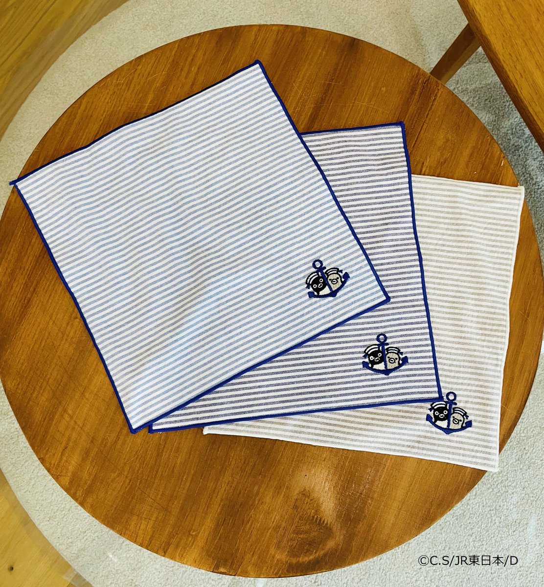 Pensta_JRCross's tweet image. \ Pensta グッズのおしらせ /
6月21日(土)発売✨Suicaのペンギン いかり刺繍ハンドタオル 各990円(税込)
ストライプといかりマークの刺繍で、暑い夏も素敵にお出かけしたくなる、タオルハンカチです🚢