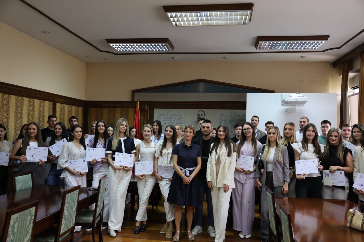 UNHCRMontenegro's tweet photo. 💙On #WorldRefugeeDay2025 we honor resilience and reaffirm our commitment to solidarity.
Today, UNHCR &amp; @Univerzitet_CG celebrated #19th gen of students who completed Legal Clinic on international refugee and statelessness law—gaining skills to support people forced to flee. https://t.co/DOB4MKPC9E