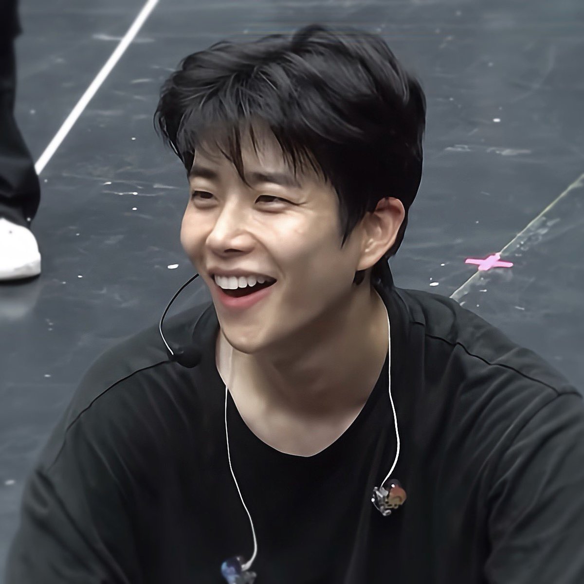 intokmj's tweet photo. 🥹🖤

#엠제이 #MJ https://t.co/TY9Ez7QvFx