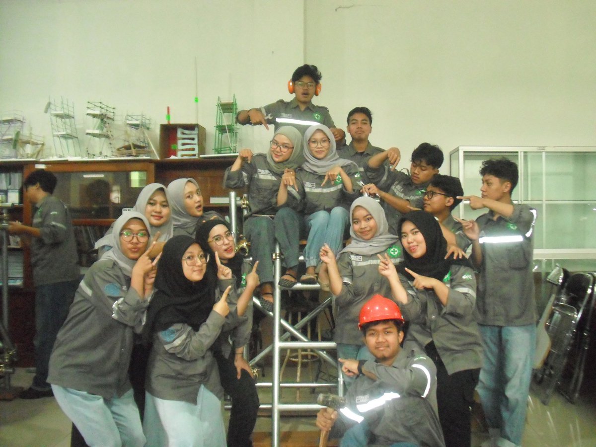 ciyambis's tweet photo. 💥kelas scaffolding🔧🚧 https://t.co/bLR5eoC943