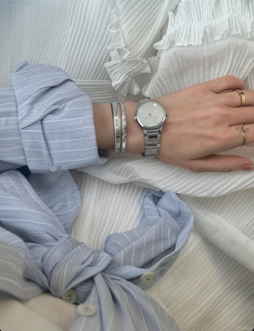 ねえ、知ってるかしら。どうして私が肌をこんなに丁寧に磨いたり、髪を艷やかに整えたり、身体の曲線を浮かびあがらせる服を選んだり、香水をほのかに纏わせたり、透けるレースのちょっと大胆な下着を身につけるのか。それはね、自分が女であることを、忘れないためよ。