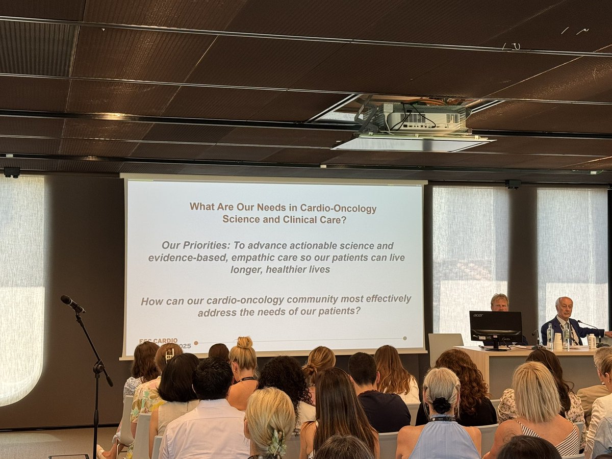 Dr_Mike_Fradley's tweet image. Fantastic session highlighting The Year in #cardioonc 2025.l and where we need to go! #ESCardioOnco2025
