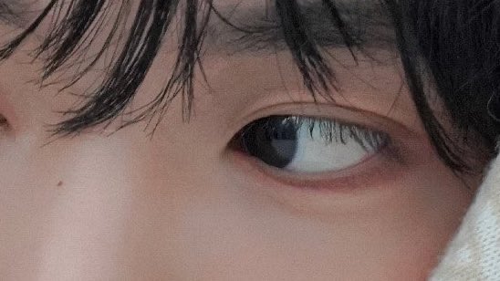 🗯️ (@yunalikesgelato) on Twitter photo 