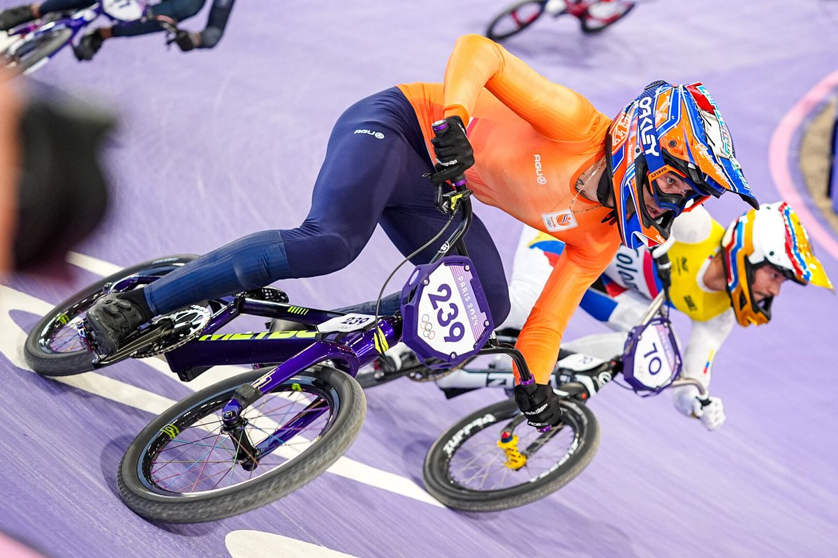 Zaterdag 21 en zondag 22 juni spektakel op <a href="/Papendal/">Papendal</a>  bij de wedstrijden om de BMX World Cup. Rasechte Arnhemmer Jaymio Brink is een van de deelnemers en kanshebber. Op ArnhemSports sprak hij over zijn ambitie wereld- en Olympisch kampioen te worden.

arnhemsports.nl/bmx/jaymio-bri…
