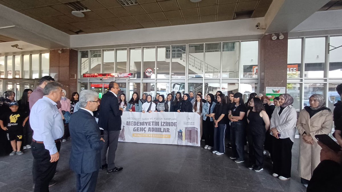 Sorgun Gençlik Merkezi (@gsb_sorgungm) on Twitter photo Medeniyet, Tarih ve Kültür Kampları kapsamında Yozgat ve ilçelerinde yaşayan 40 gencimizi Hakkari’ye uğurladık.🌸 Medeniyet, Tarih ve Kültür Kampları kapsamında Yozgat ve ilçelerinde yaşayan 40 gencimizi Hakkari’ye uğurladık.🌸