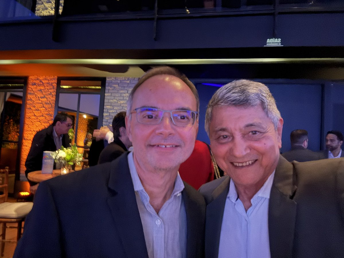 “Proud to be present at SOCESP — the giant of Brazilian cardiology — alongside the dedicated team from Memorial São Francisco. Science, friend ship and commitment to care. #SOCESP2025 #Cardiology #MemorialSF”