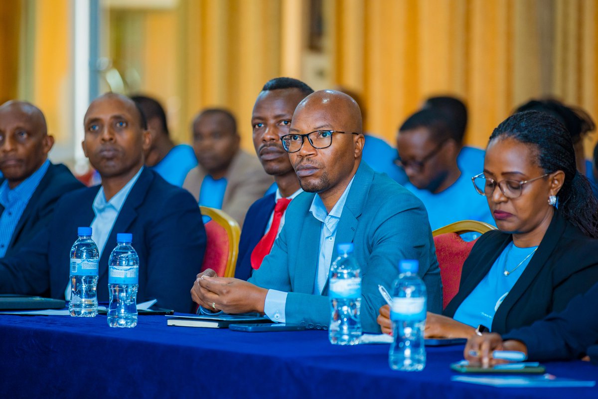 UnityClubRw's tweet image. Muri Lemigo Hotel Kigali, hari kubera umuhango wo gusoza icyiciro cya 4 cy&apos;umushinga wo kwimakaza &quot;Ndi Umunyarwanda&quot; mu Mashuri Makuru na Kaminuza agera kuri 41. Uyu mushinga watangijwe mu mwaka wa 2019 ukaba ushyirwa mu bikorwa na @UnityClubRw ku bufatanye  na @RwandaYouthArts ,…