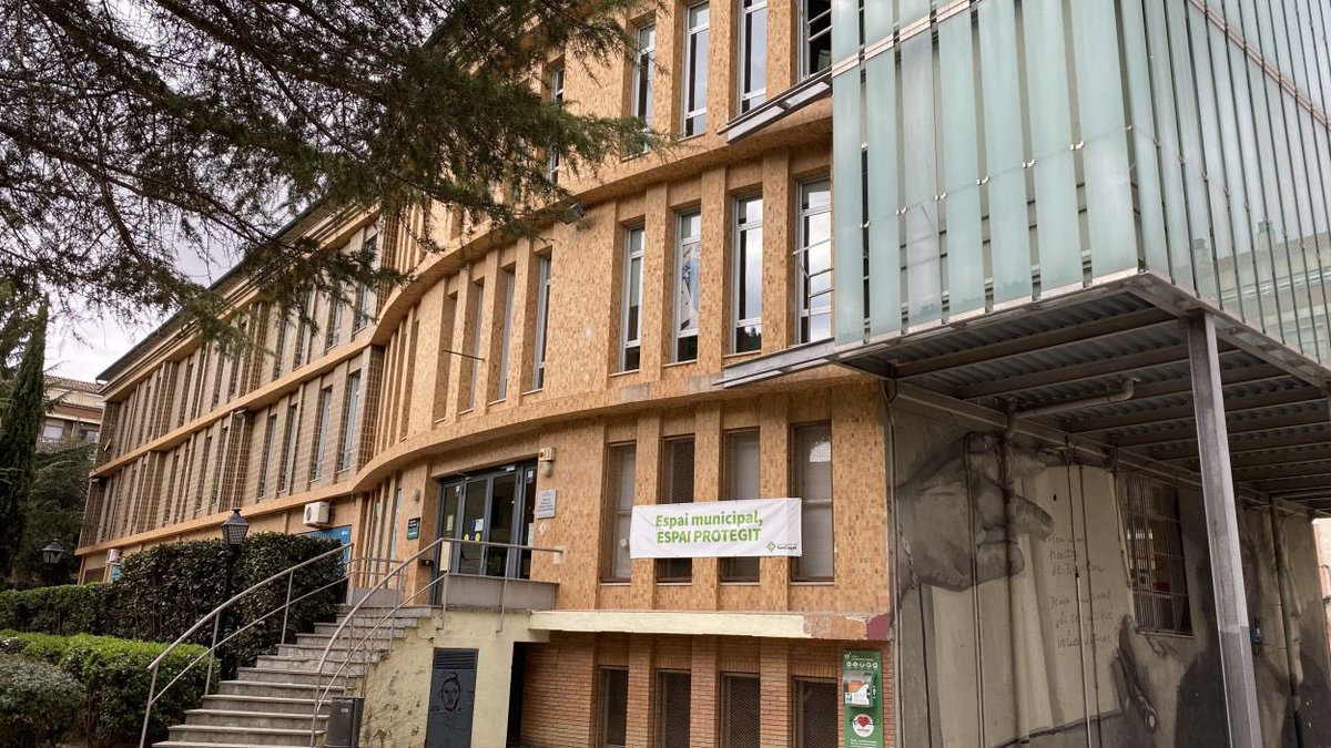 Núria Fdez i Galofré ll*ll (@nuriolfarma) on Twitter photo Avui al Ple del CPNL s’ha fet efectiu el canvi de nom del nostre centre, ara CNL Vallès Occidental Sud, i el canvi de seu, que passa a ser Sant Cugat del Vallès.
Des de l’<a href="/ajsantcugat/">Aj. Sant Cugat</a> i la regidoria de PL, hem treballat perquè això sigui possible.
<a href="/josepmvalles/">Josep Maria Vallès</a>
<a href="/CNLVO3/">CNL Vallès Occidental Sud</a> Avui al Ple del CPNL s’ha fet efectiu el canvi de nom del nostre centre, ara CNL Vallès Occidental Sud, i el canvi de seu, que passa a ser Sant Cugat del Vallès.
Des de l’<a href="/ajsantcugat/">Aj. Sant Cugat</a> i la regidoria de PL, hem treballat perquè això sigui possible.
<a href="/josepmvalles/">Josep Maria Vallès</a>
<a href="/CNLVO3/">CNL Vallès Occidental Sud</a>