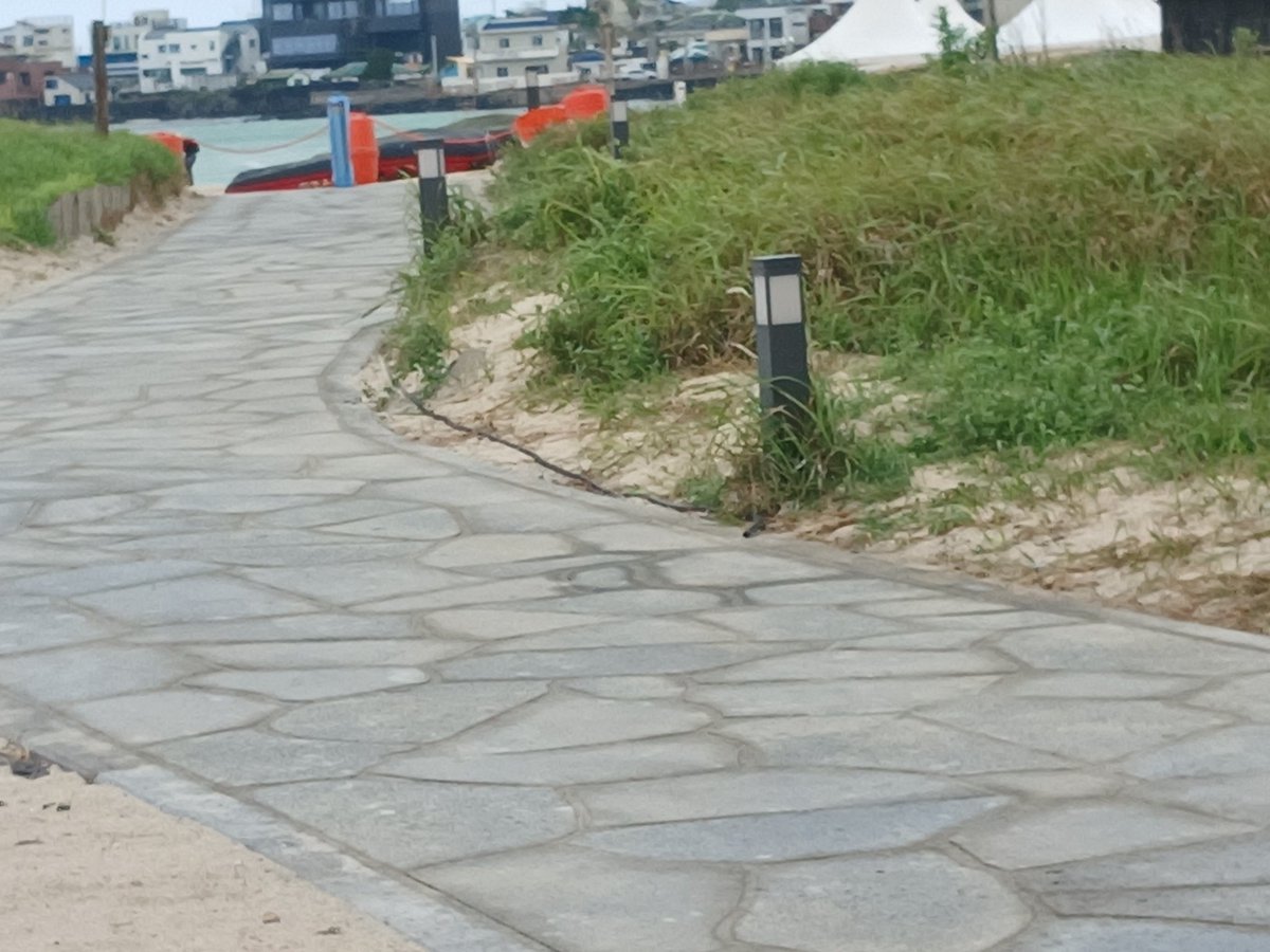 BBelan's tweet image. I love landscape photography.

#HyeopjaeBeach #Jeju #ThePhotoHour #StormHour