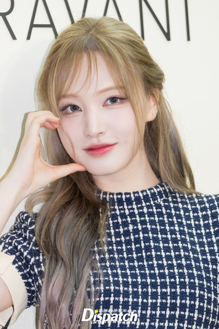 [📷] 250620 VALENTINO Event | © Dispatch

“Loveliz~”… LIZ, Fairy visuals

LIZ for VALENTINO
#LIZxVALENTINO
#LIZ #리즈 <a href="/MaisonValentino/">Valentino</a>