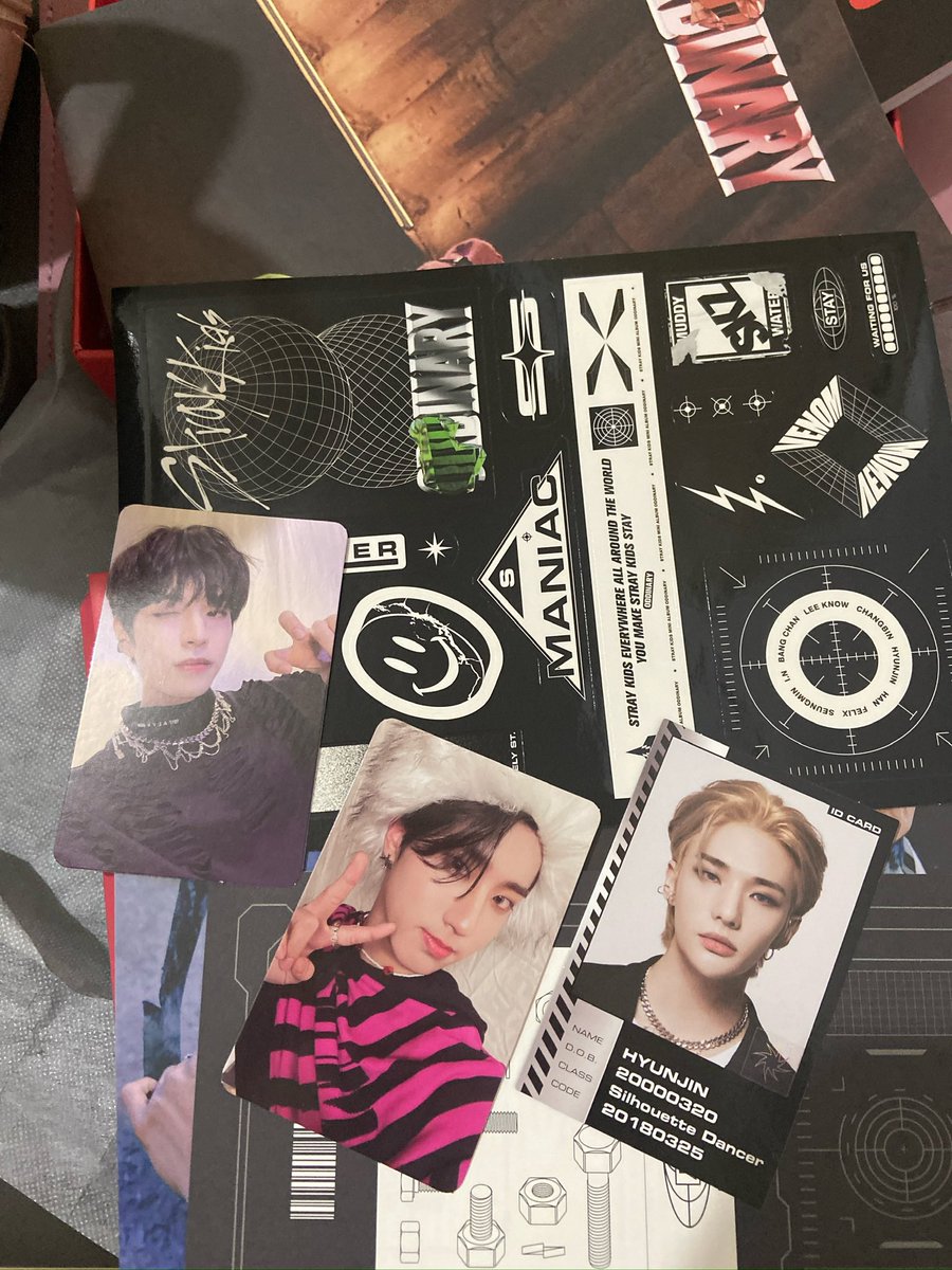 AR7ELLE's tweet photo. wts / lfb

TAKE ALL for ₱3,300 !! 

THE FACT BTS PHOTOBOOK SPECIAL
EDITION 2020 - brand new and sealed!

BTS LOVE YOURSELF ALBUM with JUNGKOOK PC - unsealed (like new! no dents)

STRAY KIDS ODDINARY with IN PC - unsealed (like new! no dents) 

rfs: badly need funds 🥹 https://t.co/bBnKnXhuDj