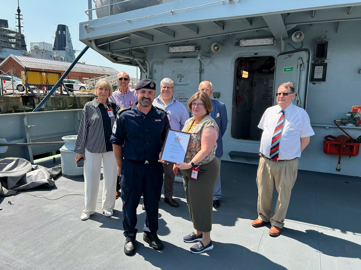 hms_mersey's tweet image. Great to host our affiliates, the Worshipful Company of Arbitrators, aboard MERSEY yesterday ⚓. A privilege to share our recent work and further strengthen our enduring partnership. Congratulations to CPO Lee Williams on receiving the Sailor of the Year award!🏆👏 @RoyalNavy…