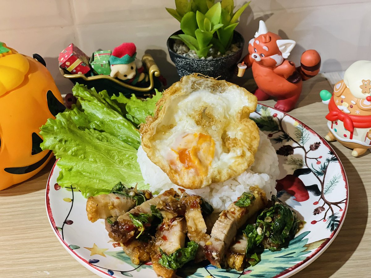 Dayfine1026's tweet photo. [pls. RT] ข่าวดี(นึป่าวไม่รู้🥹) คูมแม่พ้มจะเปิดขายหมูกรอบลงพี่ Grab แล้วว 
🪄ทุกวันเสาร์/ จันทร์/ พุธ

- หมูกรอบจิ้มซีฟู้ด
- หมูกรอบคั่วพริกเกลือ
- ข้าวต้มแห้งหมูกรอบ
- ก๋วยจั๋บน้ำใสหมูกรอบบบบ 
- กะเพราหมูกรอบก็ทำล่ายย 
มีโปรโมชั่นลด 10 % และแถมชาเบลนด์ขวดล่วยย 🫖

กรอบเฮ้าส์ GrobHouse by 
🔗Check out THINGAMABOBs​Cafe - ซอยสวนหลวง on GrabFood! https://t.co/mVYy55eOmi

ฝากซั๊บพวดผุหญิงคนนี้หน่อยดุ้ยมุ้ยคับบ  ให้อุมแม่ได้มีกำลังใจเลี้ยงแมวต่อไป 555✨🥹