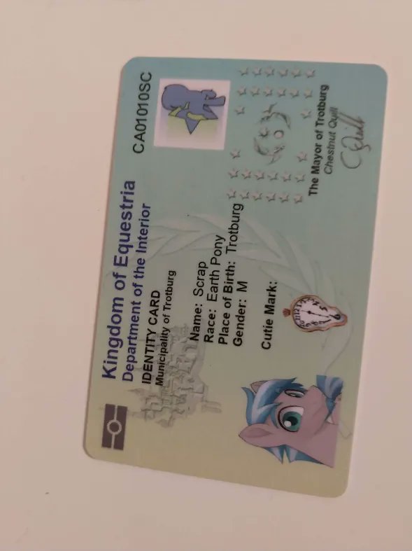 Scraus0's tweet image. Hello Everypony! We are READY for the second run of the Equestria ID CARDS! The production will take place reaching at least 50 requests, with a maximum of 100 slots. Price per card: 10 EUR
(More details in Reply)