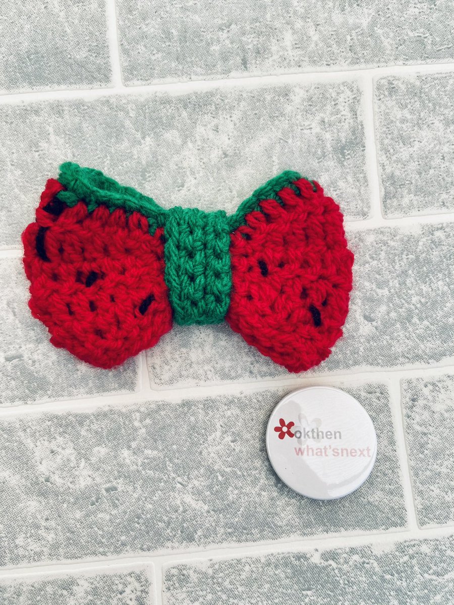 It's #takeyourdogtoworkday 🐶If your furry friend is joining you, make sure they look the part with a collar bow tie!  

okthenwhatsnextcraft.etsy.com

#crochet #etsy #earlybiz #elevenseshour