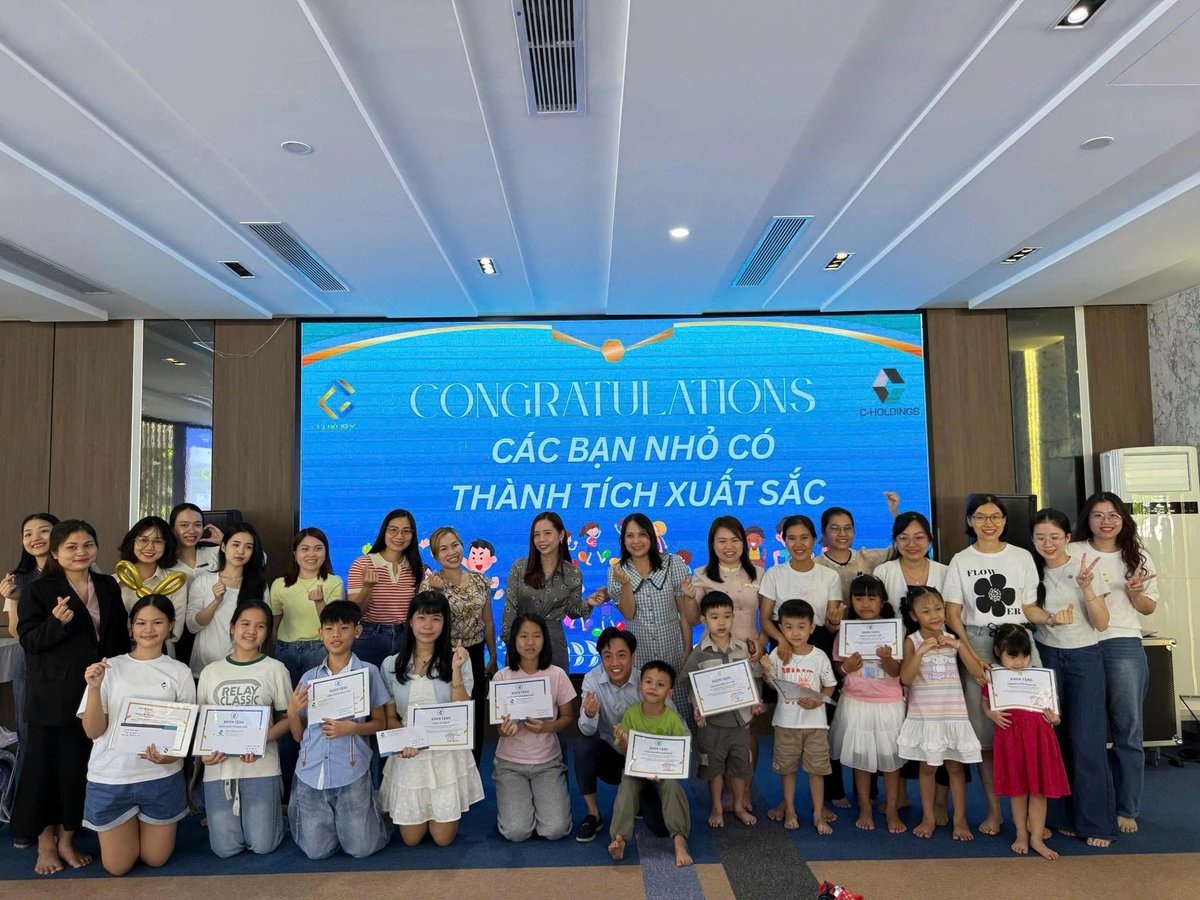 Quế Trâm tweet media