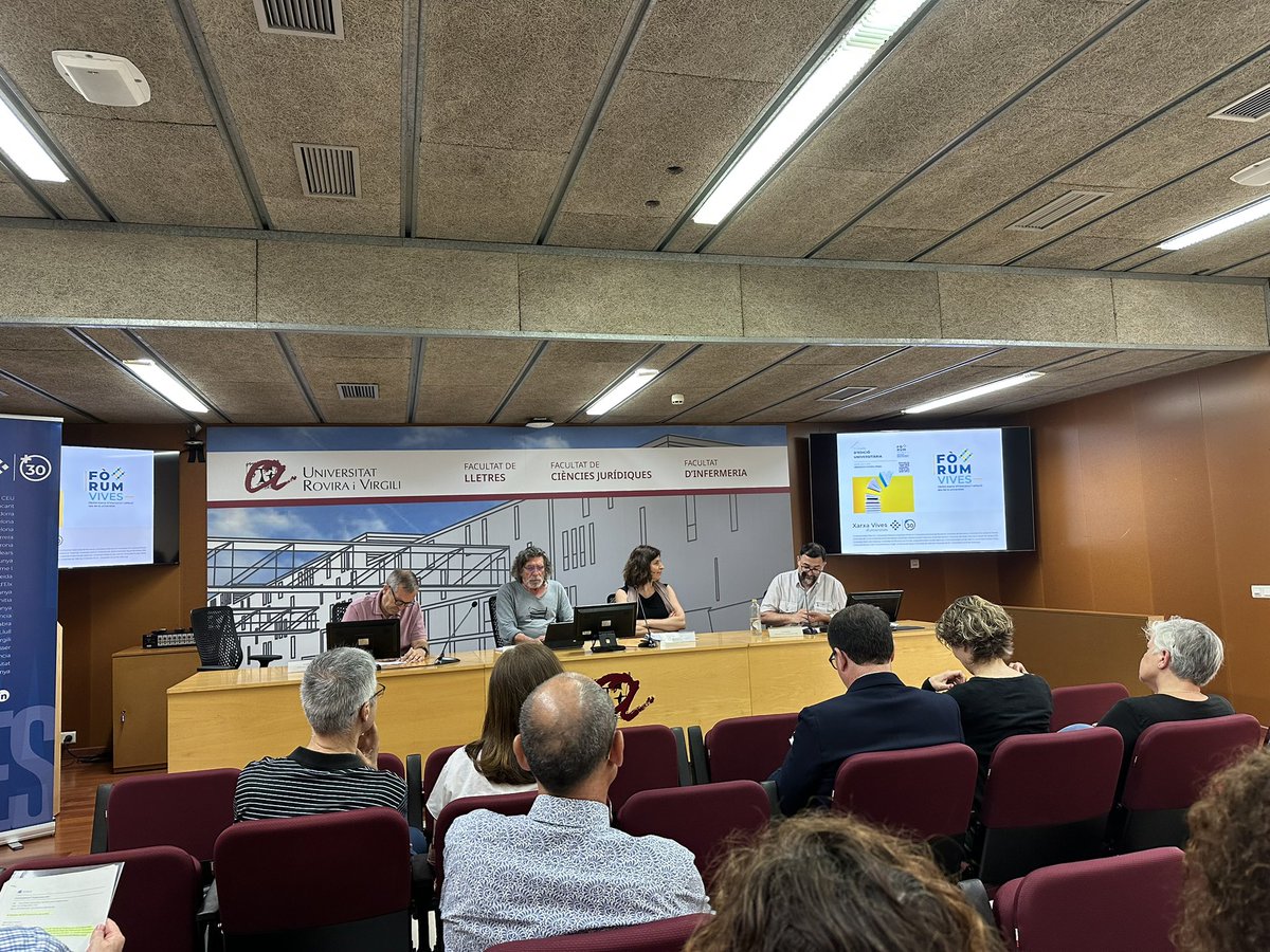 Emili Samper (@emilisamper) on Twitter photo La <a href="/universitatURV/">Universitat Rovira i Virgili</a> acull la Trobada dâediciĂł universitĂ ria de la <a href="/xarxavives/">Xarxa Vives d'Universitats</a> de la mĂ de <a href="/PublicacionsURV/">PublicacionsURV</a>
Es parla i es debat sobre el present i el futur de les editorials universitĂ ries i es reconeix la tasca feta des de fa 30 anys La <a href="/universitatURV/">Universitat Rovira i Virgili</a> acull la Trobada dâediciĂł universitĂ ria de la <a href="/xarxavives/">Xarxa Vives d'Universitats</a> de la mĂ de <a href="/PublicacionsURV/">PublicacionsURV</a>
Es parla i es debat sobre el present i el futur de les editorials universitĂ ries i es reconeix la tasca feta des de fa 30 anys