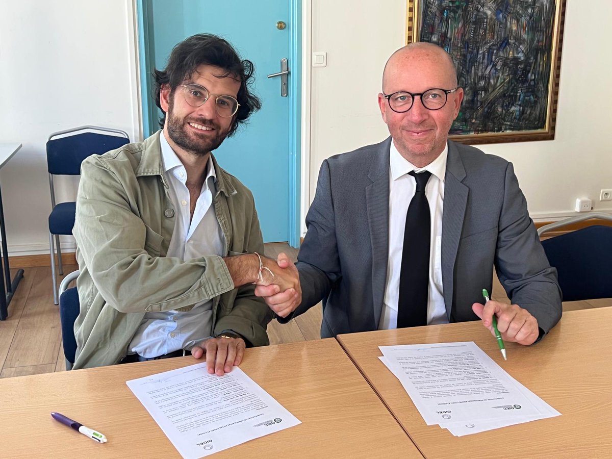 L’OIDEL et l’OIEC, représentées par Ignasi Grau et Hervé Lecomte, signent une nouvelle convention de partenariat, une nouvelle qui réjouit énormément OIDEL.

Deux organisations sœurs unies pour les droits humains, la liberté d’éducation et la liberté religieuse. 🌍📚
#Éducation