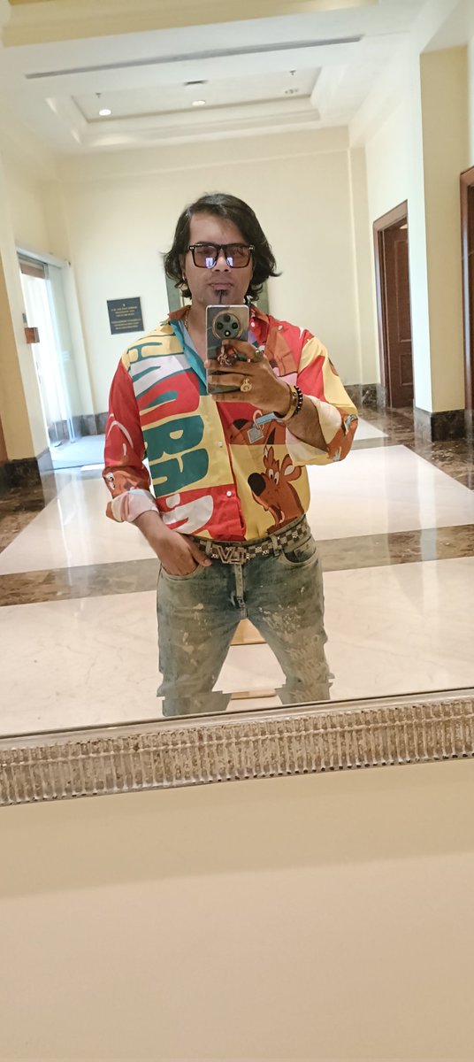 Russel_Olaf's tweet image. Locked and Loaded 👉🏼 #InterviewTime 
#LookOfTheDay #OOTD #ShootMode 
#StyleInspo #FashionForward #StayTuned...

Styled by @roarfoxofficial and @xd_factory 
.
.
.
#Interview #MediaLife #Journalism #Anchoring
#InterviewReady #Anchor #ExclusiveInterview