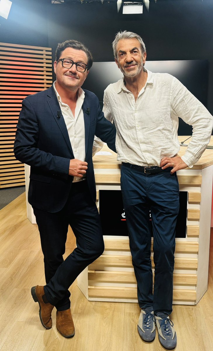 Réalisateur, producteur, agriculteur… il a eu 1000 vies! Il sort son nouveau film « Wake Up » dans lequel il interroge des spécialistes, des scientifiques sur le vivant, le sacré de la vie. Christophe Cossé se raconte cette semaine dans #backstage sur <a href="/tv7_sudouest/">TV7</a>