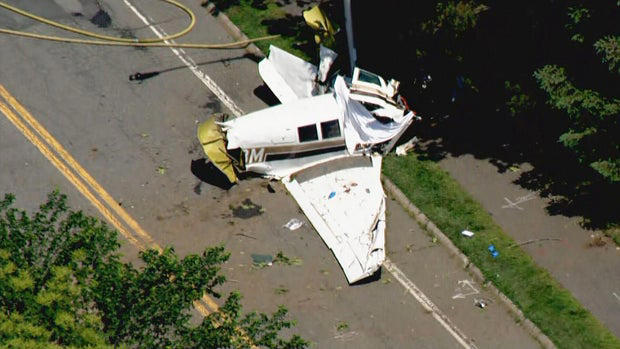 (OMG!!!) Small plane crashes on street near Beverly, Massachusetts airport leaving 1 dead: msn.com/en-us/public-s…