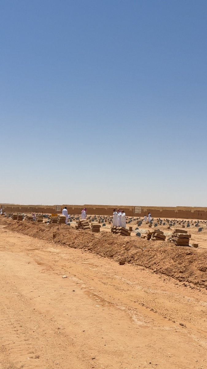 wk400's tweet photo. اللهم إن كان موتانا وموتى المسلمين من المحسنين فزدهم في حسناتهم وإن كانوا من المسيئين فتجاوز عن سيئاتهم برحمتك يا أرحم الراحمين ، اللهم اجعل ذريتهم ذرية صالحة تدعوا لهم بالخير إلى يوم الدين واجعل ذريتهم سترا بينهم وبين نار جهنم

#الجمعه https://t.co/GD9LAYVjYy