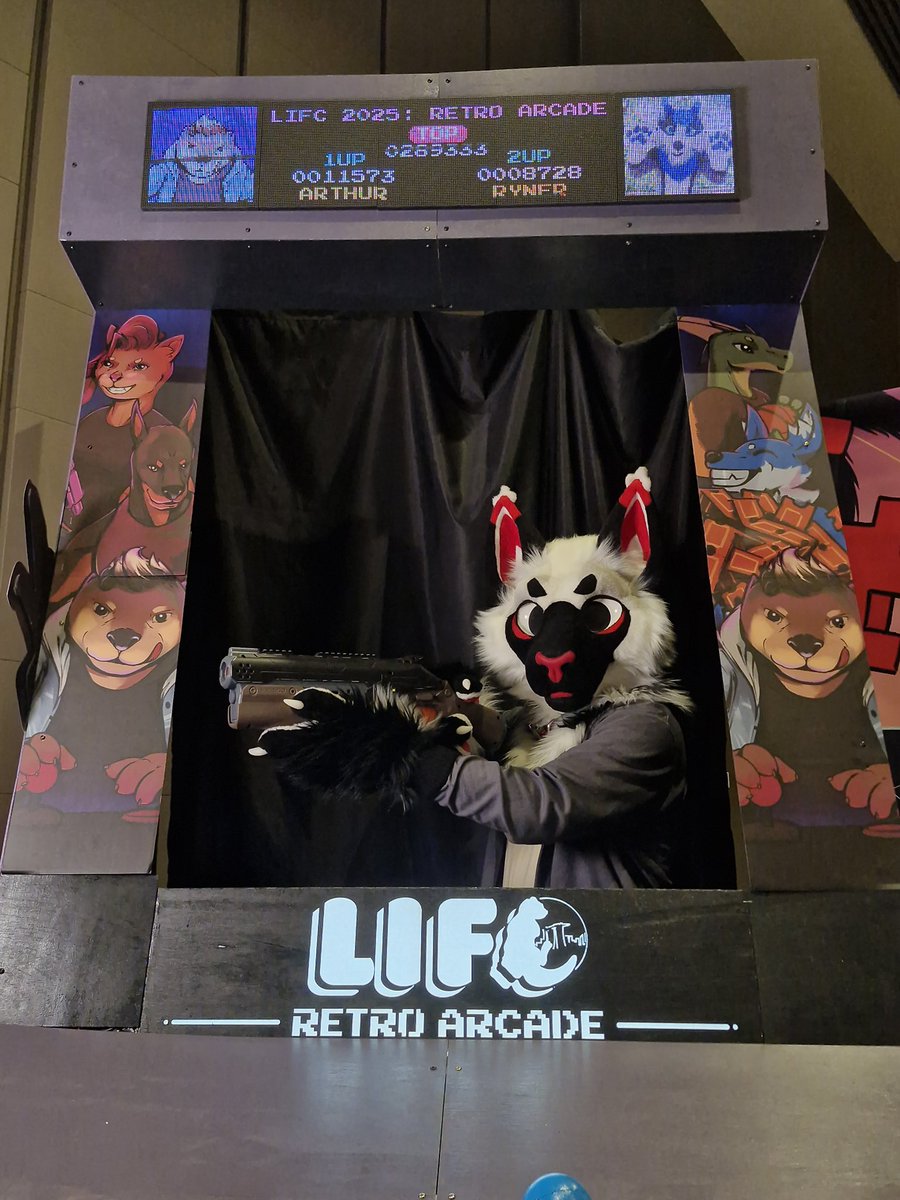 Hands up! 

(Sowwy I forgor who took this pic I have short term memory 🥲) 

#FursuitFriday #LIFC2025