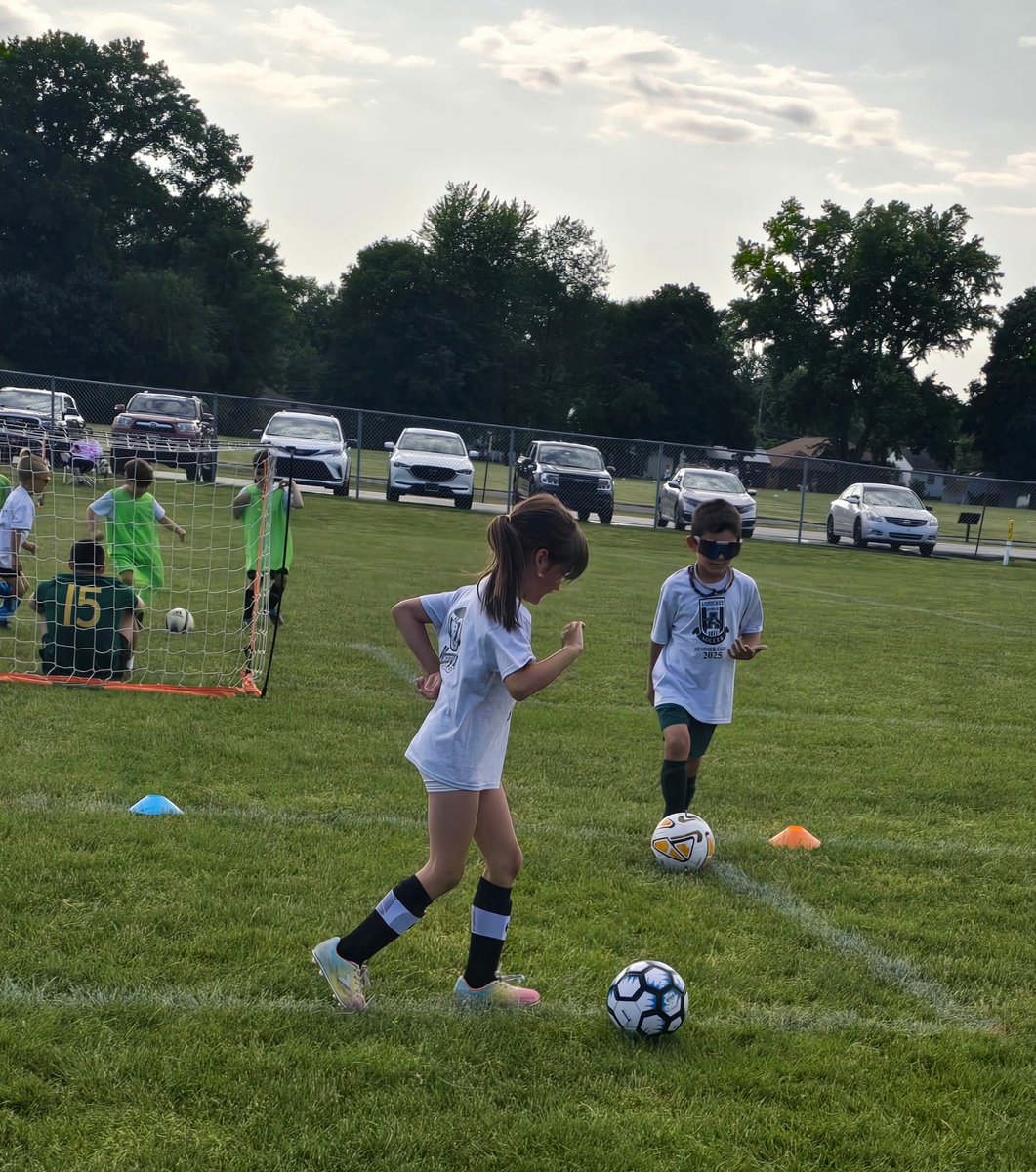 CometCoachGonzo's tweet image. 2025 Amherst Steele Youth Soccer Camp!!! We are blessed with a great community! #OneTribe
