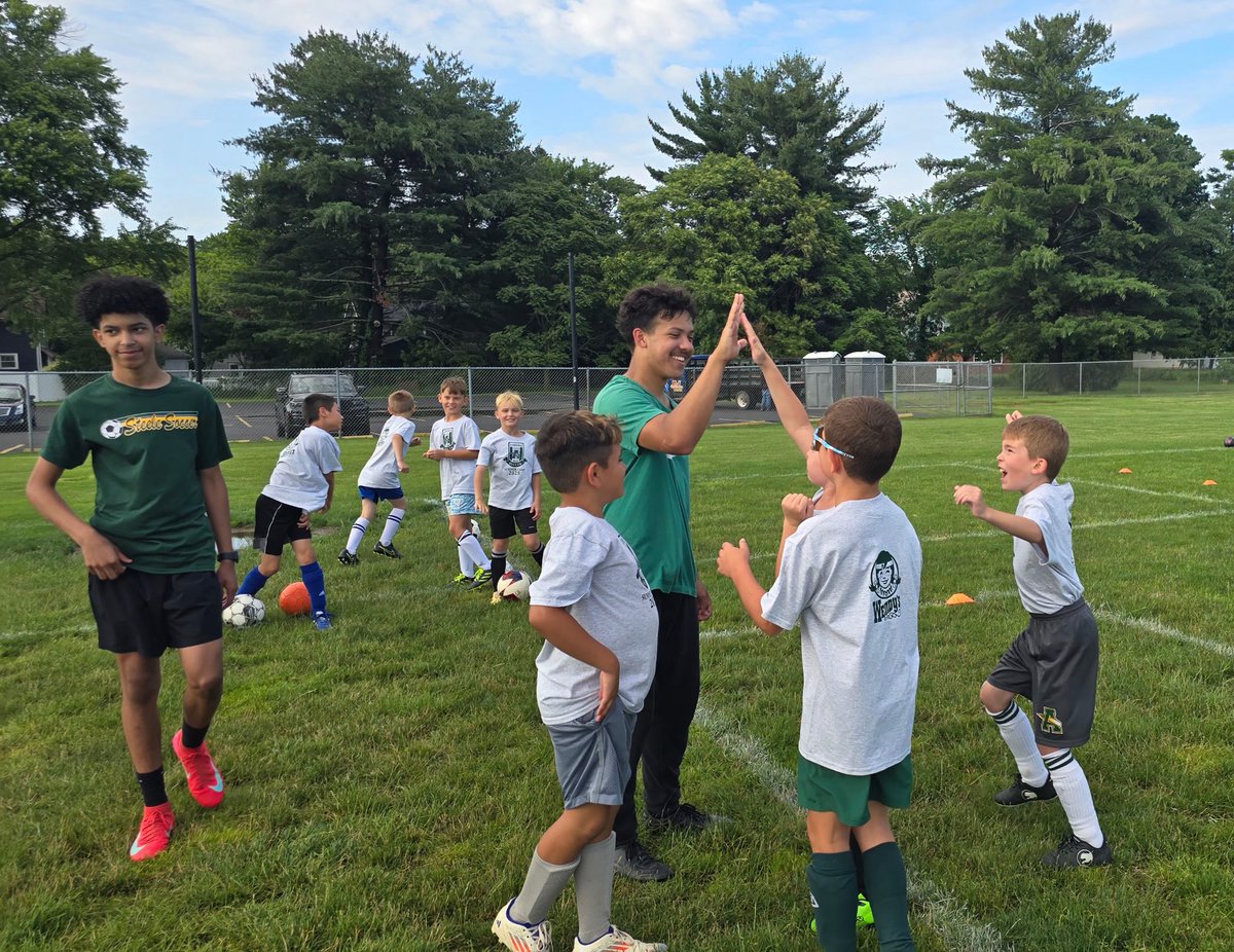 CometCoachGonzo's tweet image. 2025 Amherst Steele Youth Soccer Camp!!! We are blessed with a great community! #OneTribe