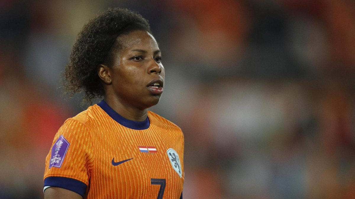 Lineth Beerensteyn (28) mist uitzwaaiwedstrijd Oranje Leeuwinnen tegen Finland en kan geen garantie geven of ze EK haalt telegraaf.nl/sport/voetbal/…