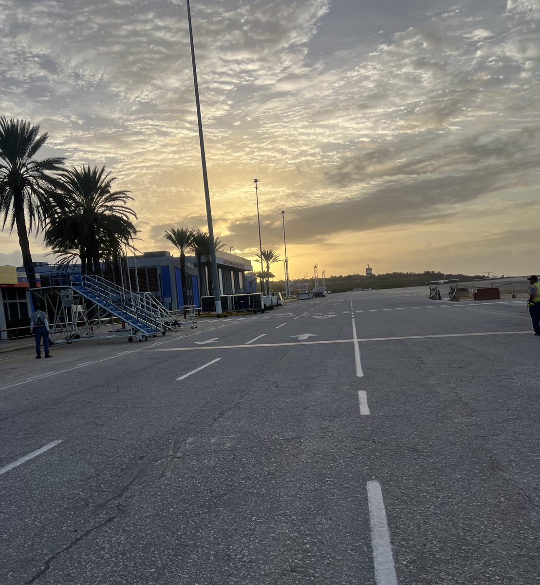 alexcochense's tweet image. Con la bendición de Dios .feliz día
Aeropuerto Santiago Mariño .
Isla de #margarita #venezuela