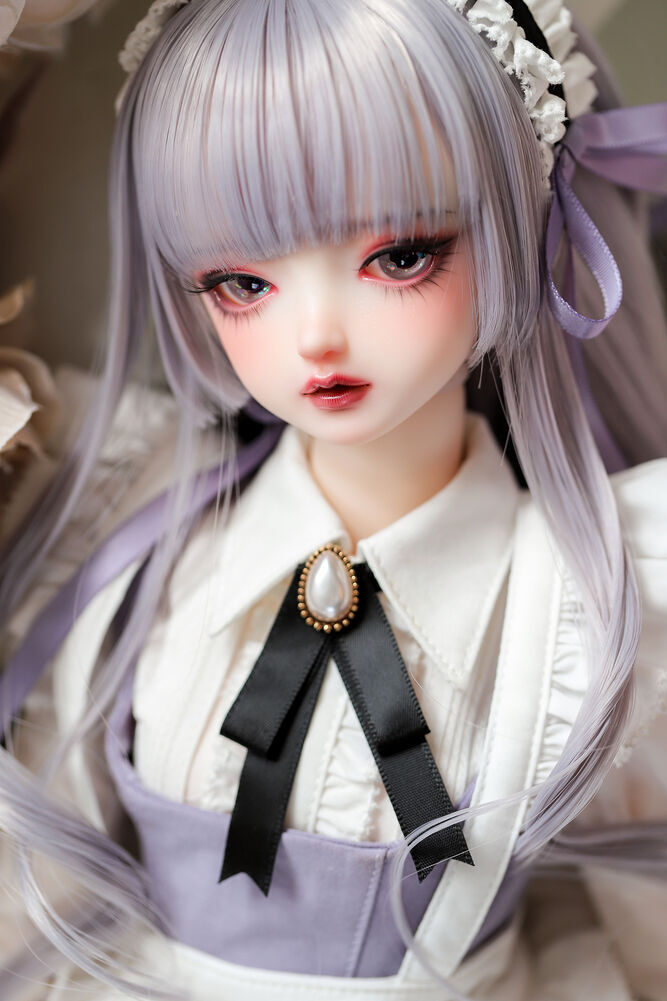DOLKSTATION's tweet photo. 【DOLK×Asleep Eidolon】

DOLKコラボ初登場の美少女「Ivy」がクラシカルメイドに✨

➡https://t.co/K9SjUioltJ

凛とした雰囲気を醸し出すNuit氏による限定メイクと、BY SUN Eによるモダンメイド服の限定Ver.によって、新たな表情で魅了する美しいメイドIvyが誕生しています。

7/21（月・祝）締切、お見逃しなく🌹