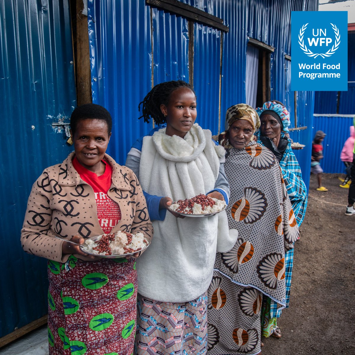 WFP_Rwanda_CD's tweet image. In #Rwanda, 120,000+ refugees rely on @WFP for their daily meals. But funding gaps have led to reduced food rations.

Less food forces #refugees to make heartbreaking choices, such as selling assets, pulling children from school, or returning home despite risks.

#WorldRefugeeDay