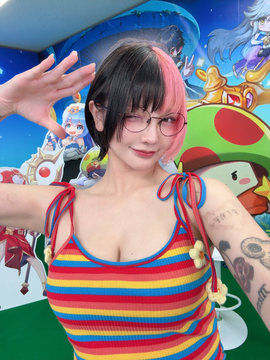 ⏰このあと20:00〜

／
キノコ伝説 公式 生配信 はじまるよ🍄
＼

大大大緊張してます……！ 全力で楽しい配信にするので 絶対みてね〜(T＿T)🙏🙏✨

配信ここから: https://t.co/v58jHYAruL

#キノコ生放送 🍄 https://t.co/UAEbSnl31E
