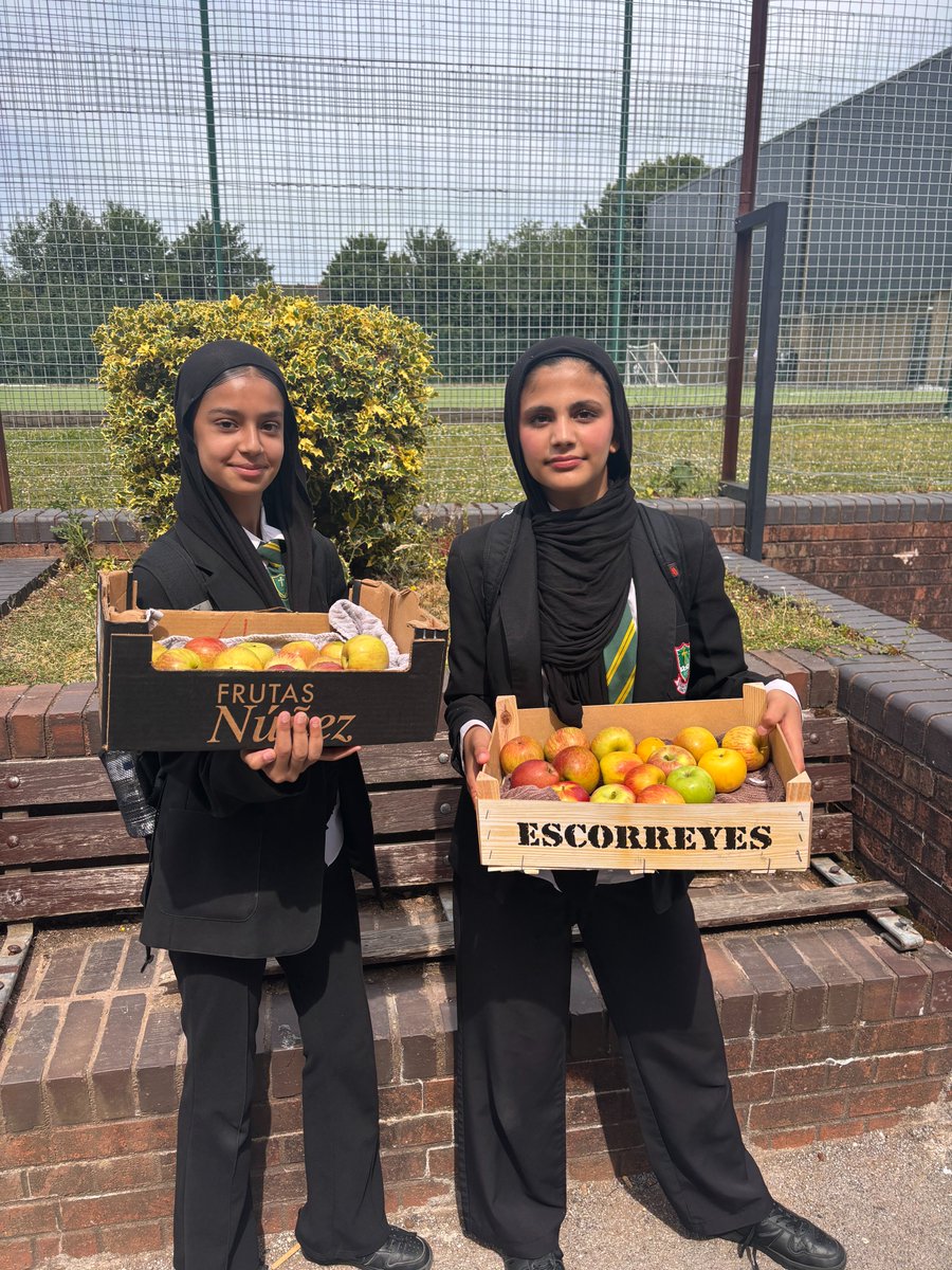 🍎 As part of #WorldRefugeeWeek, students are handing out free fruit to everyone—sharing kindness, one piece at a time. A small act with a big message: everyone deserves dignity, welcome, and nourishment. 🧡 #RefugeeWeek #HopeInAction